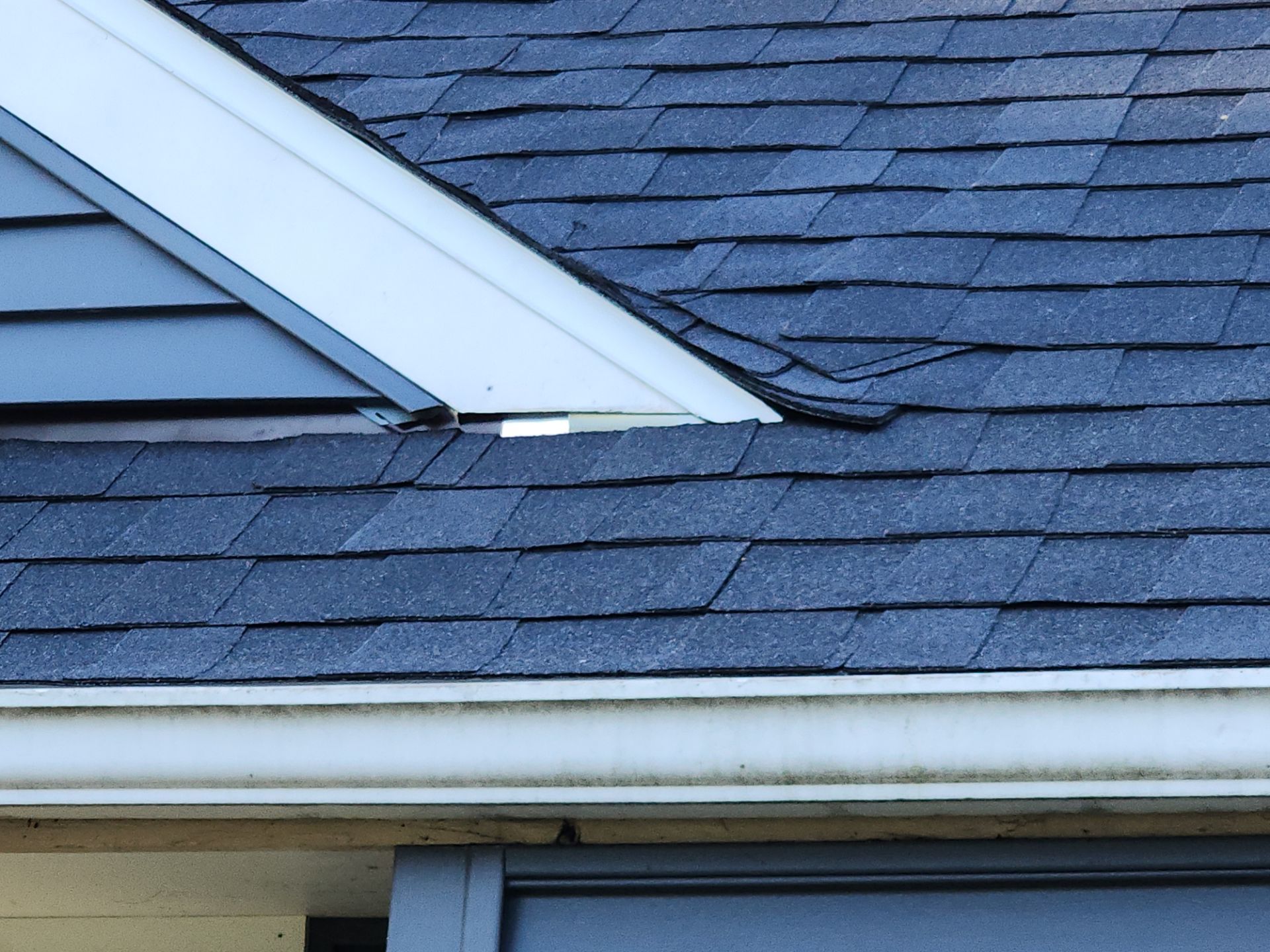 shingle roof eaves